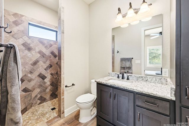 6 Sendero Pt, Fair Oaks Ranch, TX 78015