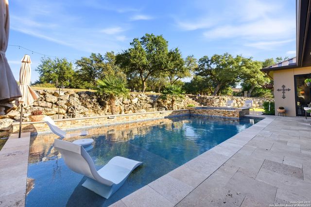 6 Sendero Pt, Fair Oaks Ranch, TX 78015