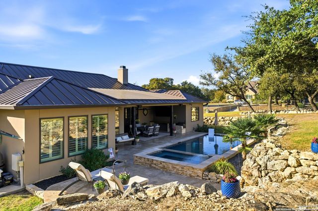 6 Sendero Pt, Fair Oaks Ranch, TX 78015