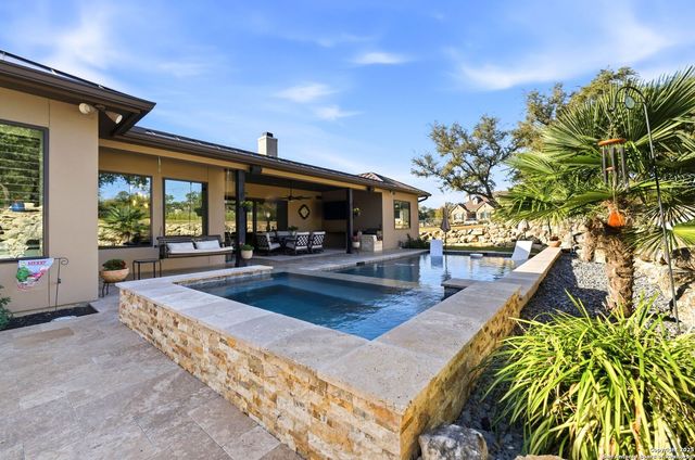 6 Sendero Pt, Fair Oaks Ranch, TX 78015