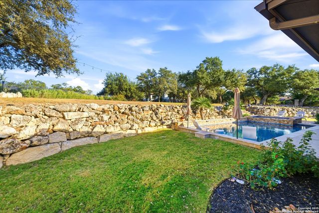 6 Sendero Pt, Fair Oaks Ranch, TX 78015