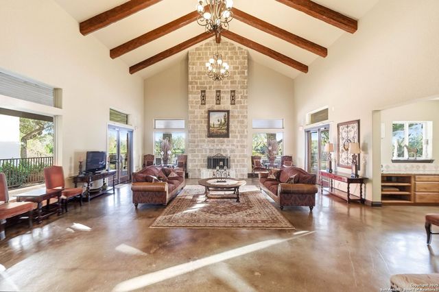 6 Sendero Pt, Fair Oaks Ranch, TX 78015