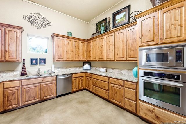 6 Sendero Pt, Fair Oaks Ranch, TX 78015