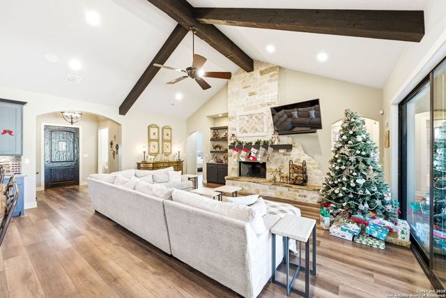 6 Sendero Pt, Fair Oaks Ranch, TX 78015