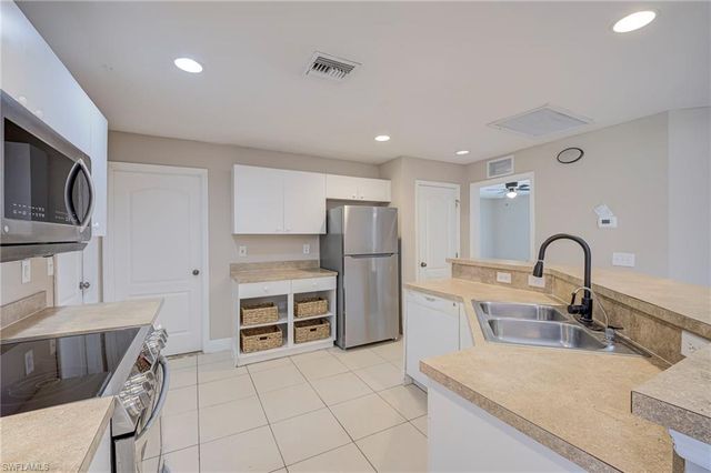 2900 8th ST SW, Lehigh Acres, FL 33976