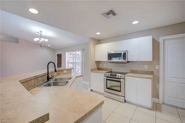 2900 8th ST SW, Lehigh Acres, FL 33976