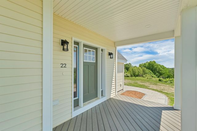 22 Fairway Drive, Dunbarton, NH 03046