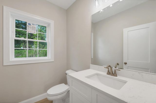 22 Fairway Drive, Dunbarton, NH 03046