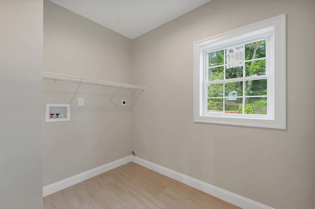 22 Fairway Drive, Dunbarton, NH 03046