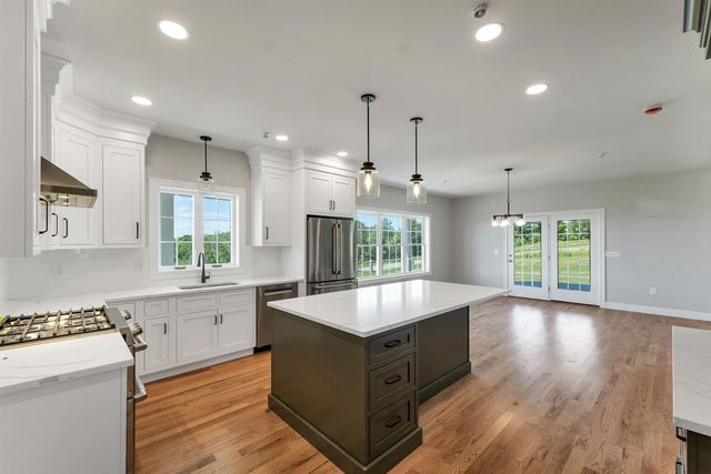 22 Fairway Drive, Dunbarton, NH 03046
