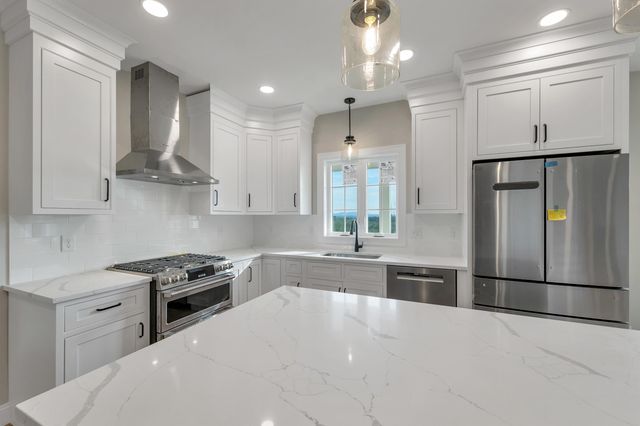22 Fairway Drive, Dunbarton, NH 03046