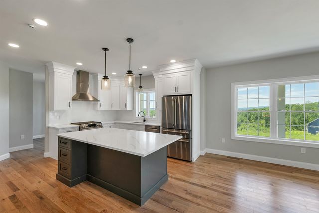 22 Fairway Drive, Dunbarton, NH 03046