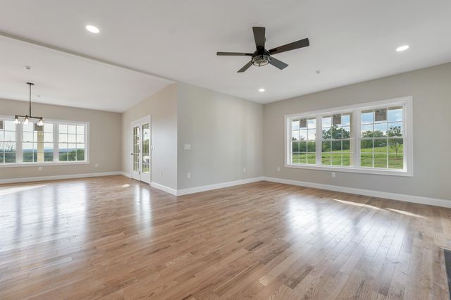 22 Fairway Drive, Dunbarton, NH 03046