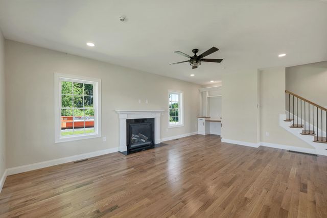 22 Fairway Drive, Dunbarton, NH 03046