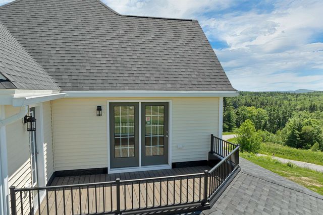 22 Fairway Drive, Dunbarton, NH 03046