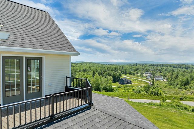 22 Fairway Drive, Dunbarton, NH 03046
