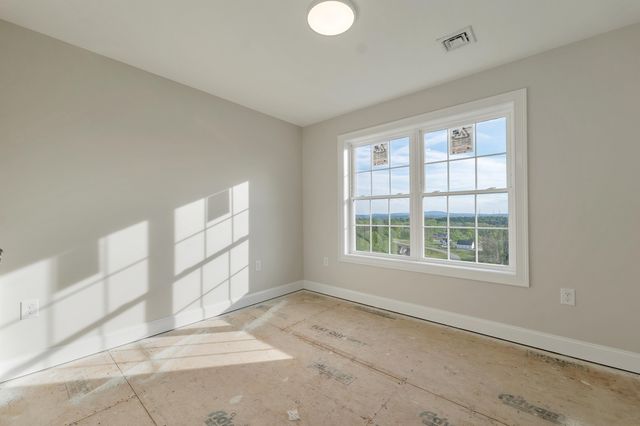 22 Fairway Drive, Dunbarton, NH 03046
