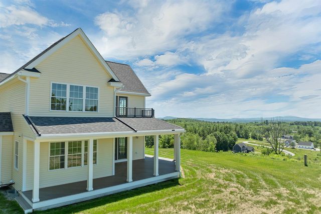 22 Fairway Drive, Dunbarton, NH 03046