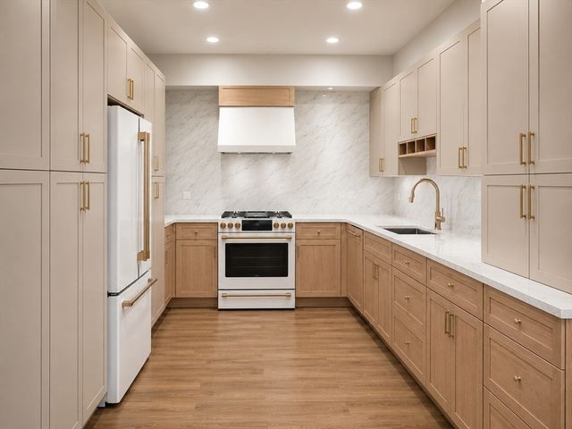 61 Montebello 8, Boston, MA 02130