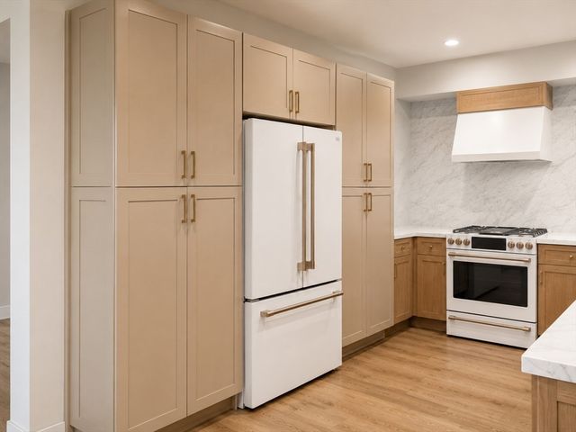 61 Montebello 8, Boston, MA 02130