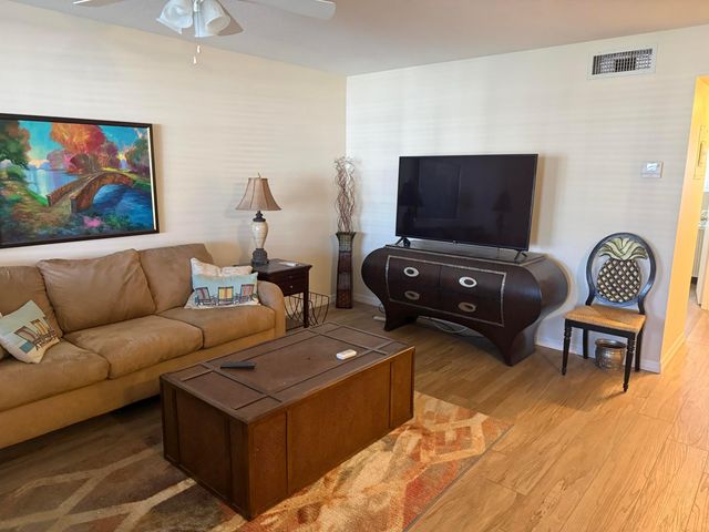 111 Shore Court 302, North Palm Beach, FL 33408