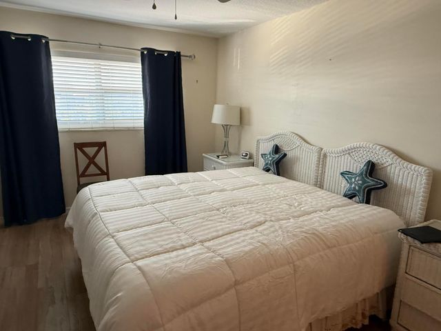 111 Shore Court 302, North Palm Beach, FL 33408