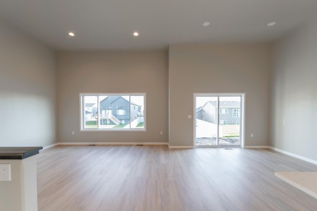 1149 60th Avenue W, West Fargo, ND 58078