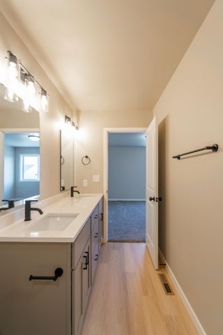 1149 60th Avenue W, West Fargo, ND 58078