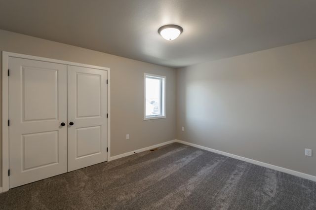 1149 60th Avenue W, West Fargo, ND 58078