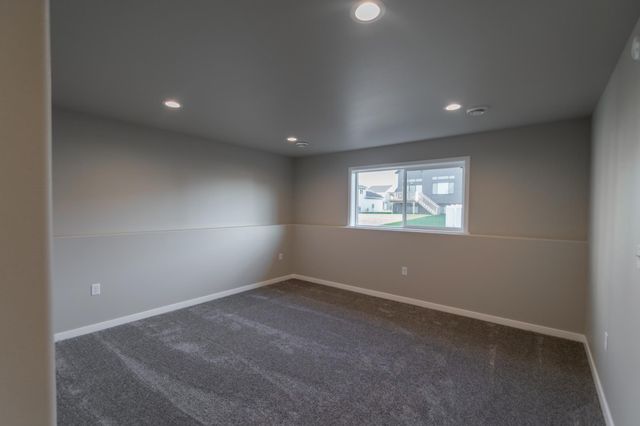 1149 60th Avenue W, West Fargo, ND 58078