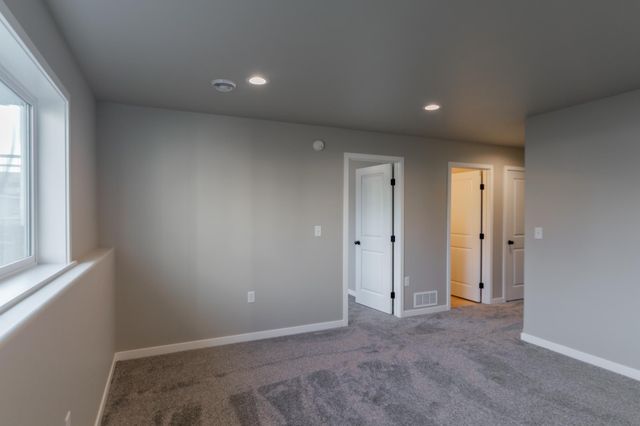 1149 60th Avenue W, West Fargo, ND 58078