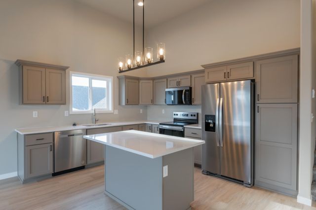 1149 60th Avenue W, West Fargo, ND 58078