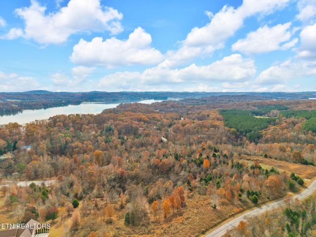 Emerald Pointe Circle, Rockwood, TN 37854