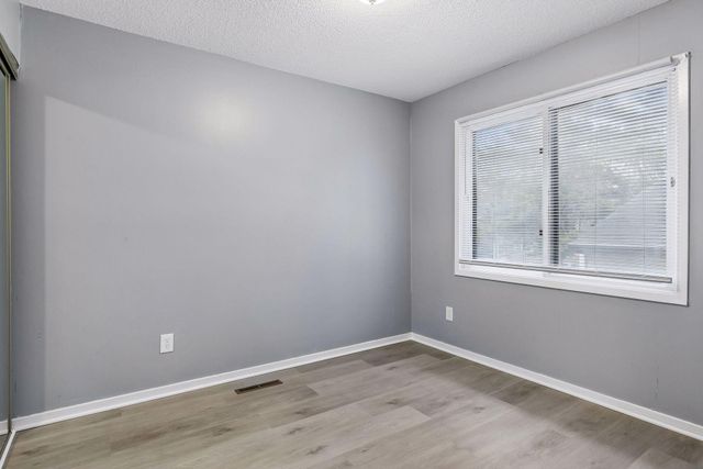 7852 Rimbley Road, Woodbury, MN 55125