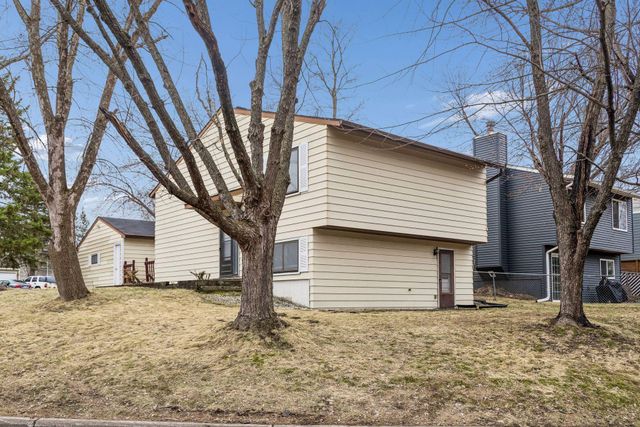 7852 Rimbley Road, Woodbury, MN 55125