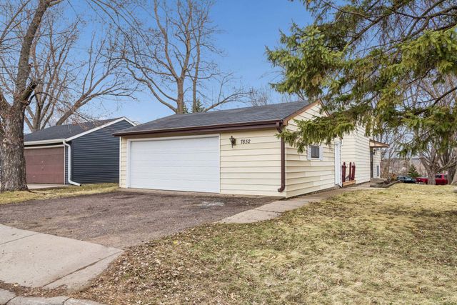 7852 Rimbley Road, Woodbury, MN 55125