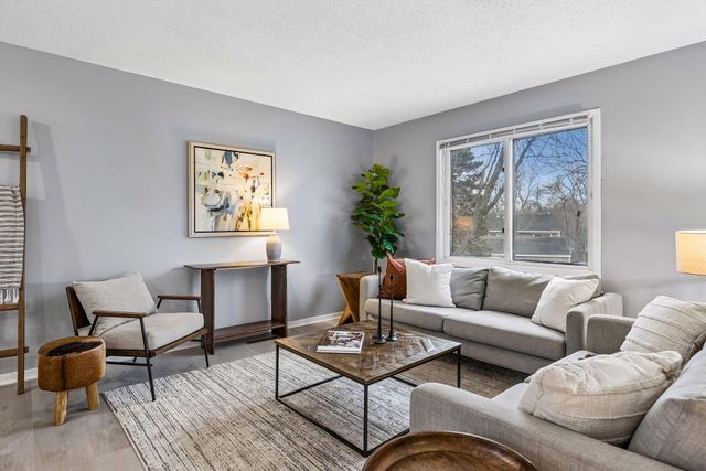 7852 Rimbley Road, Woodbury, MN 55125