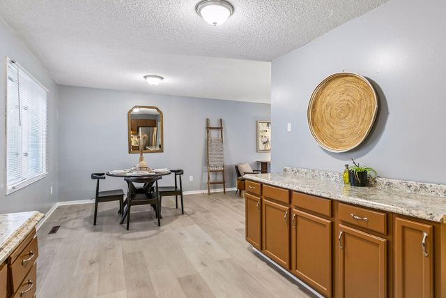 7852 Rimbley Road, Woodbury, MN 55125