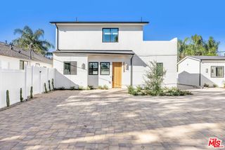 19535 Strathern Street, Reseda (los Angeles), CA 91335