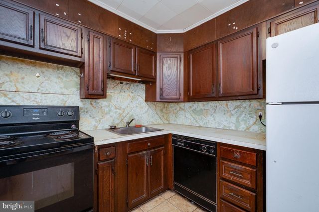 434 MORGANTOWN RD, Reading, PA 19611