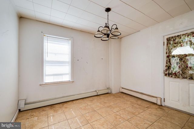 434 MORGANTOWN RD, Reading, PA 19611