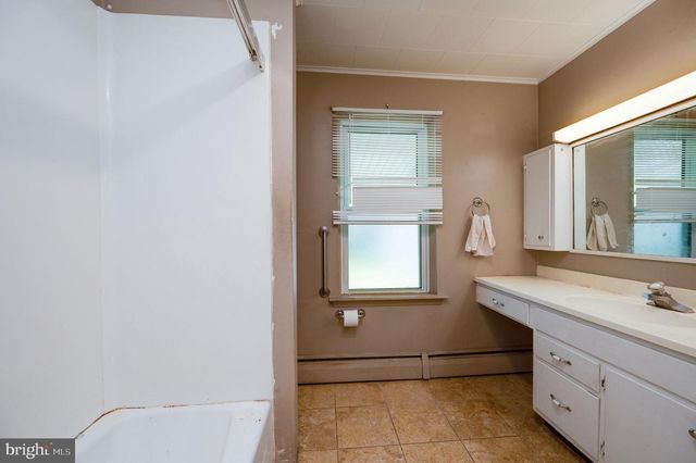 434 MORGANTOWN RD, Reading, PA 19611