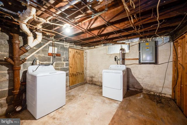 434 MORGANTOWN RD, Reading, PA 19611