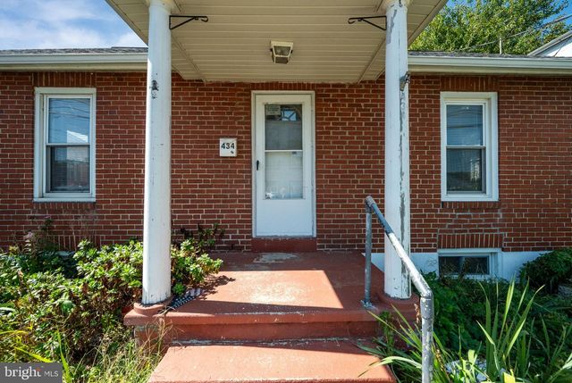 434 MORGANTOWN RD, Reading, PA 19611