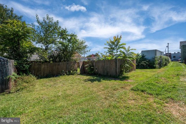 434 MORGANTOWN RD, Reading, PA 19611