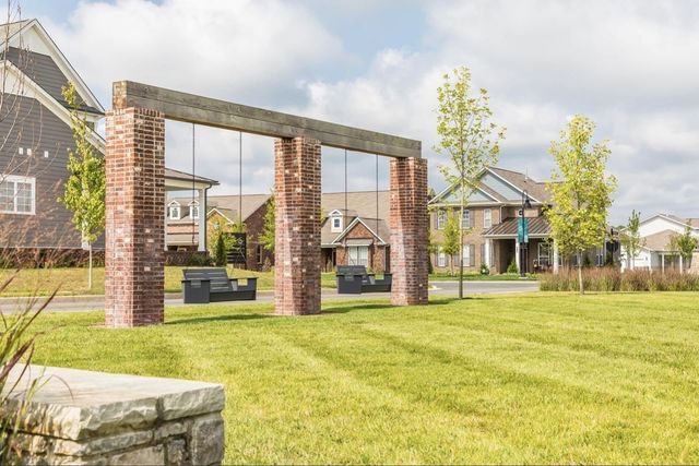 576 Nottingham Ave, Hendersonville, TN 37075