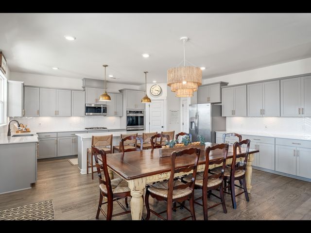 576 Nottingham Ave, Hendersonville, TN 37075