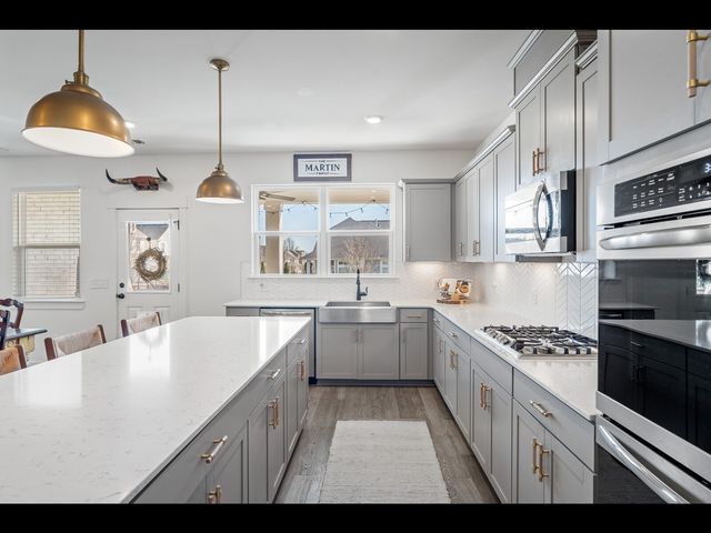 576 Nottingham Ave, Hendersonville, TN 37075