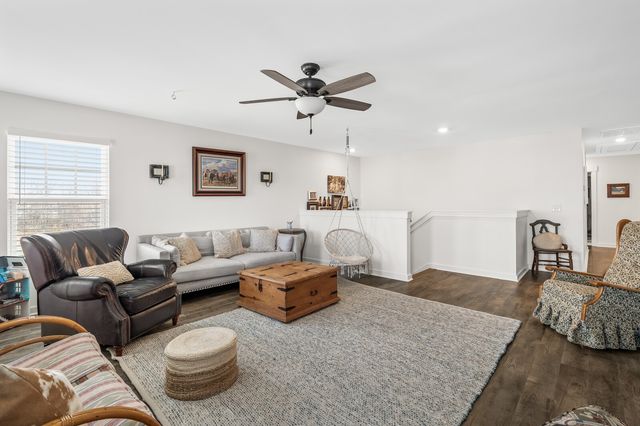 576 Nottingham Ave, Hendersonville, TN 37075