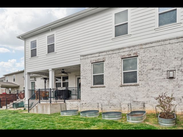 576 Nottingham Ave, Hendersonville, TN 37075